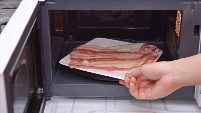Tính năng rã đông thực phẩm bằng lò vi sóng có tốt không?
