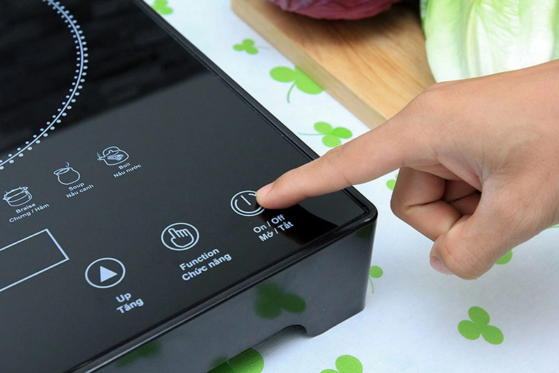 Bếp hồng ngoại không tắt được phải làm gì?